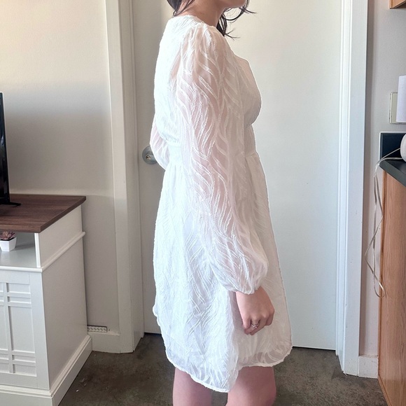 Printed Jacard lantern sleeve little white Dress - Picture 8 of 11